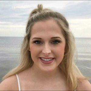 Meet your Posher, Chloe